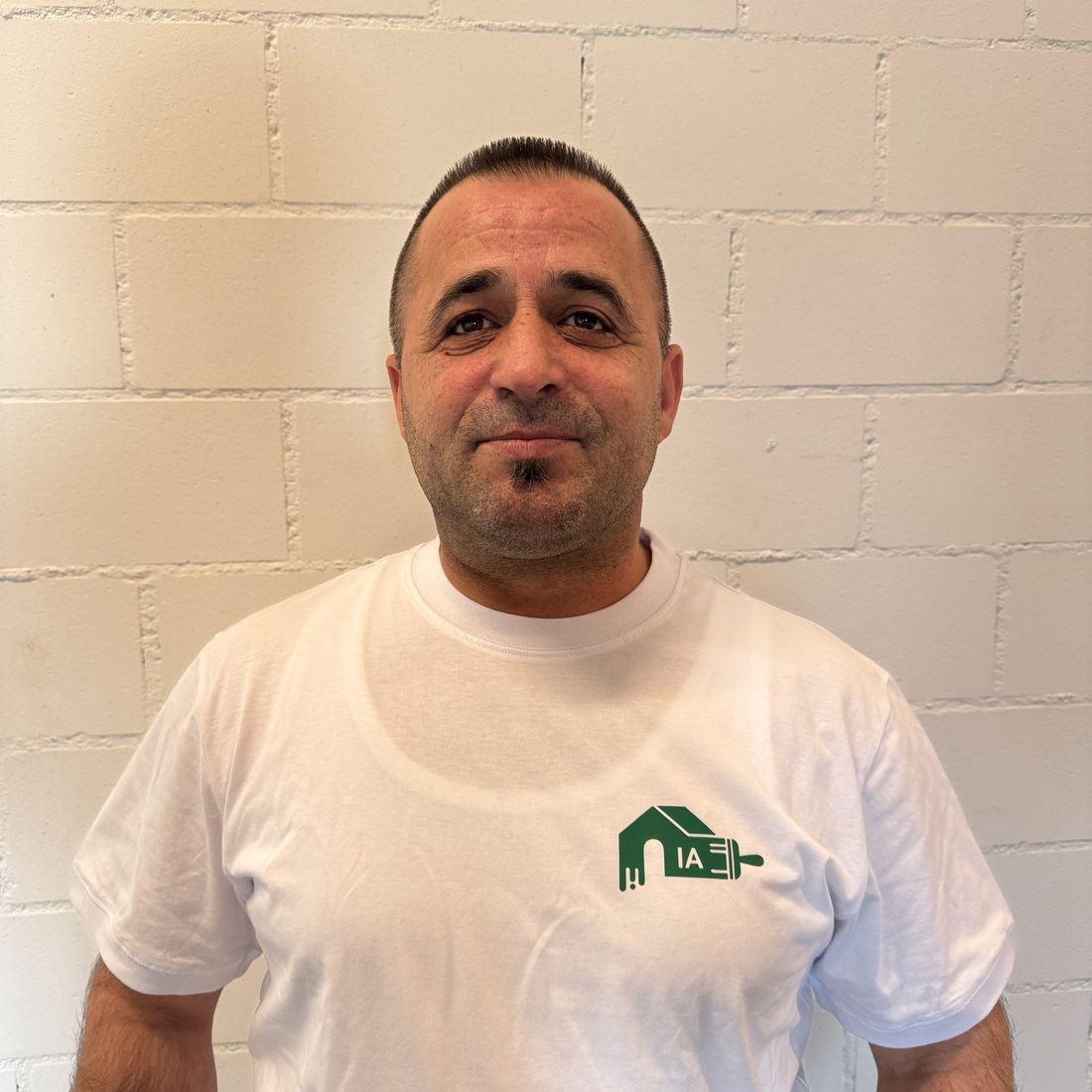 Dashmir Arifi, Mitarbeiter