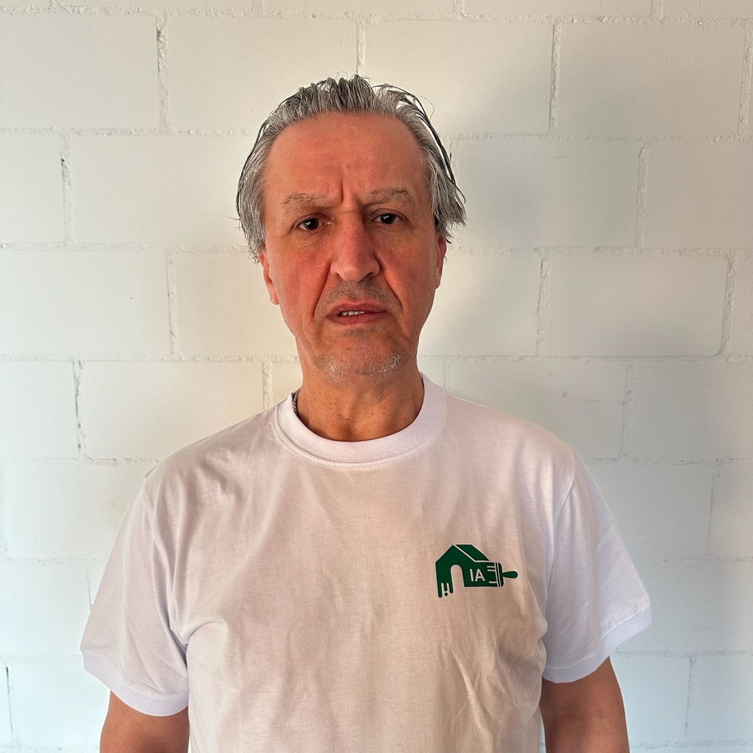 Jusuf Uzairi, Mitarbeiter